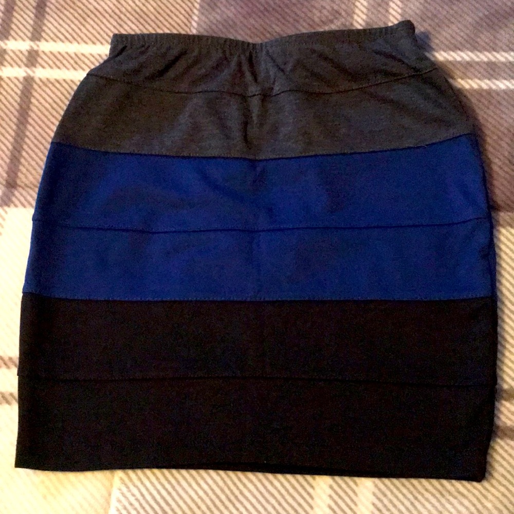 Striped body-con skirt